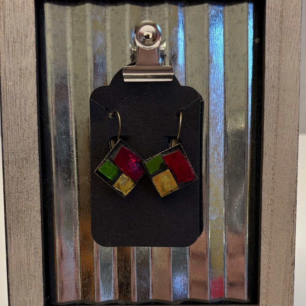 💕5/25💕 Geometric Earrings 1”